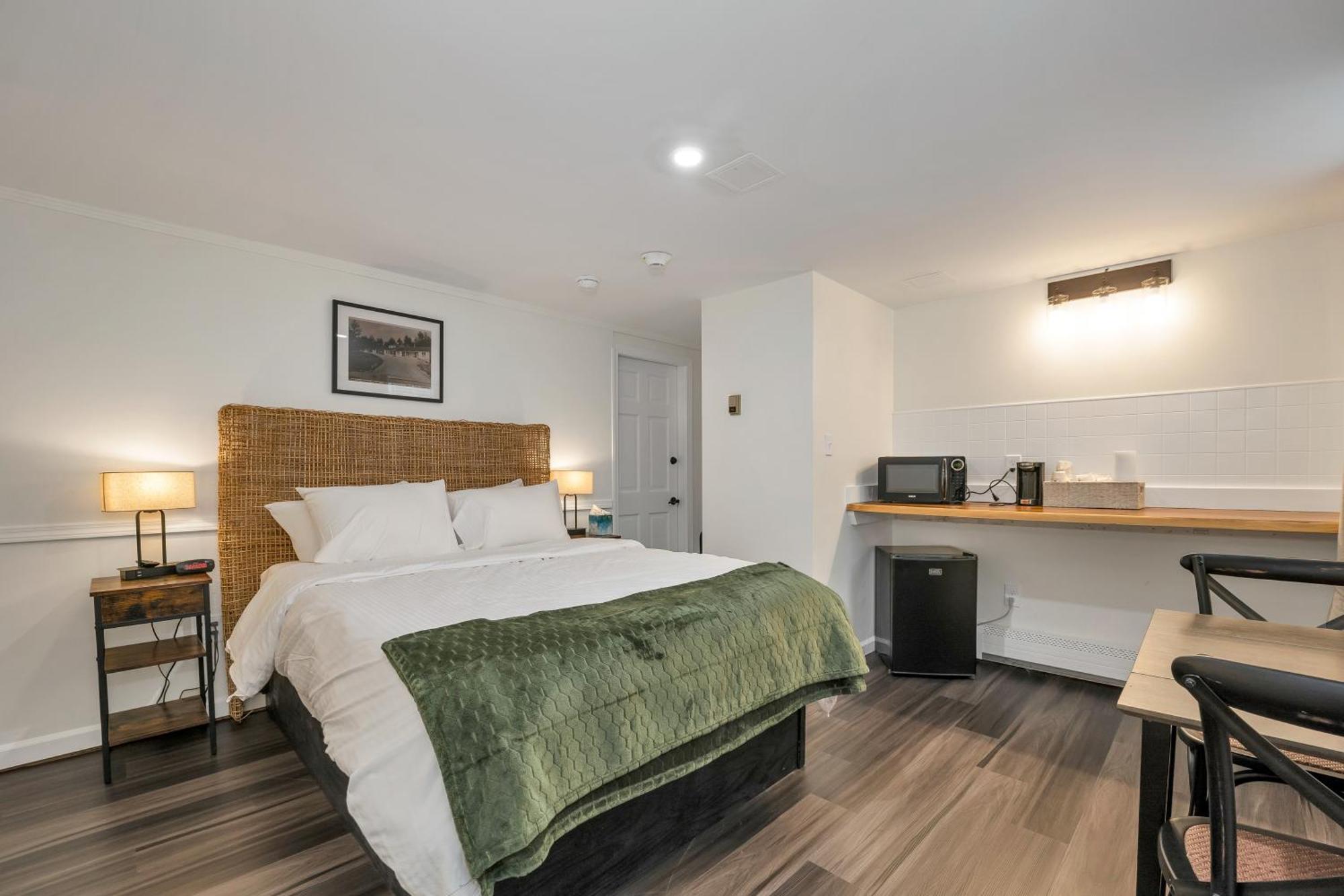 The Inn & More บาร์ทเล็ตต์ ภายนอก รูปภาพ